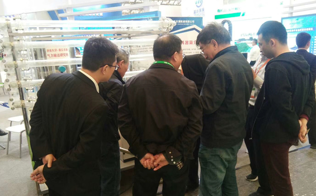 展會公司將氣力輸送新產品帶入廣大視野，獲得現(xiàn)場眾多參展觀眾的圍觀探討。